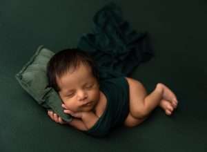 newborn portrait studio Columbus OH, Sunbury OH newborn photographer, newborn photography near me, newborn photography packages