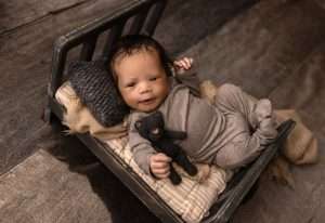 newborn portrait studio Sunbury OH, Upper Arlington OH newborn photographer, newborn photography near me