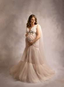 best maternity photography Columbus Ohio, maternity portrait studio near me, Sunbury OH maternity photographer