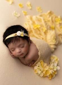 newborn portrait studio Sunbury OH, Upper Arlington OH newborn photographer, newborn photography near me