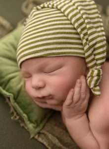 newborn portrait studio Sunbury OH, Upper Arlington OH newborn photographer, newborn photography near me