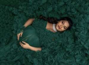 best maternity photography Columbus Ohio, maternity portrait studio near me, Sunbury OH maternity photographer