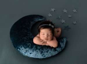 newborn portrait studio Sunbury OH, Upper Arlington OH newborn photographer, newborn photography near me