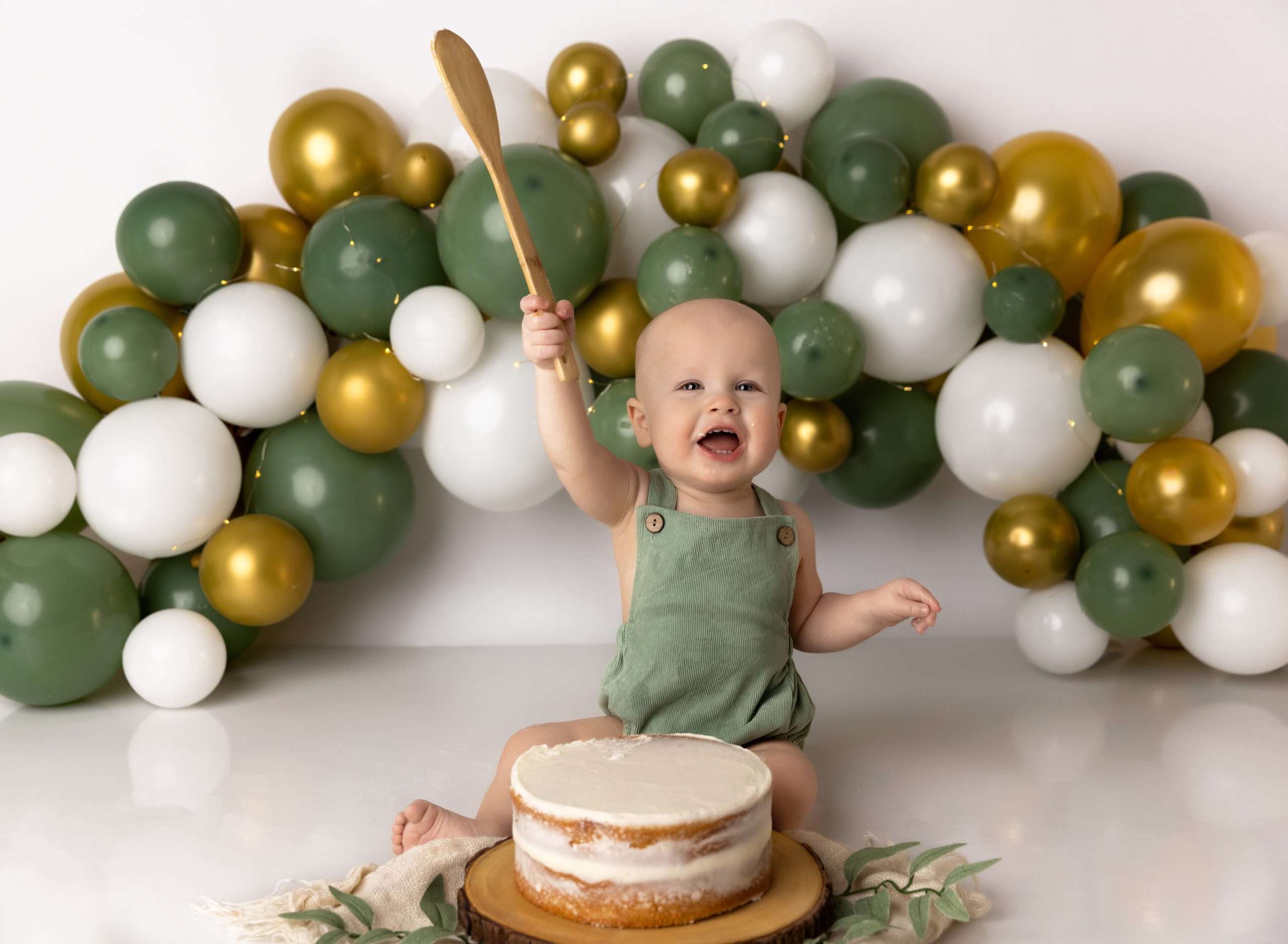 Worthington OH cake smash photography, baby photographer Upper Arlington OH, professional baby photos, baby photography packages