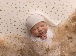 newborn portrait studio Sunbury OH, Upper Arlington OH newborn photographer, newborn photography near me