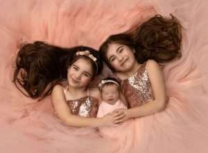 newborn portrait studio Sunbury OH, Upper Arlington OH newborn photographer, newborn photography near me